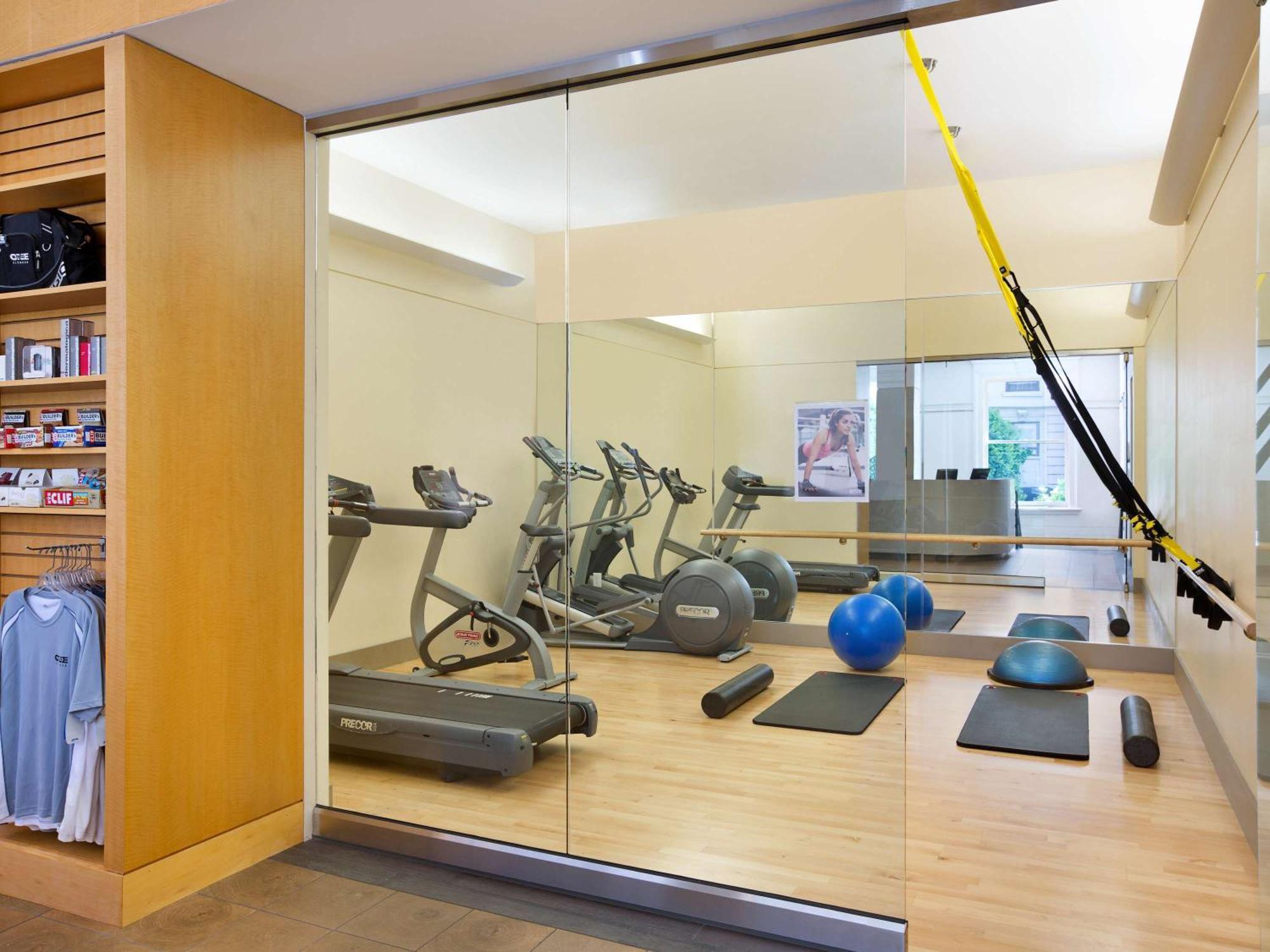 Hotel Fairmont San Francisco Exteriér fotografie The gym at the Westin Palace Madrid