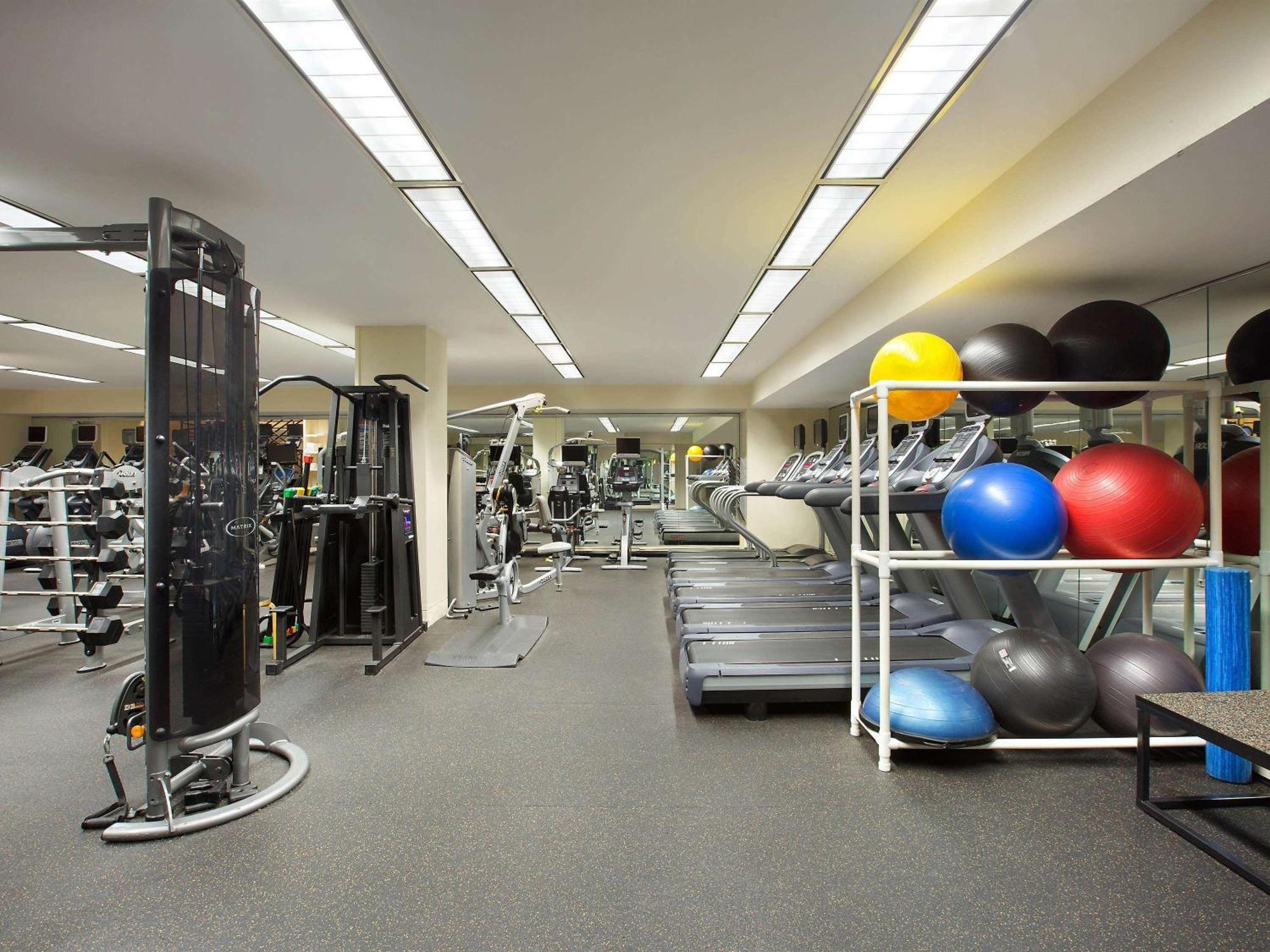 Hotel Fairmont San Francisco Exteriér fotografie The gym at the 2012 Olympic Village