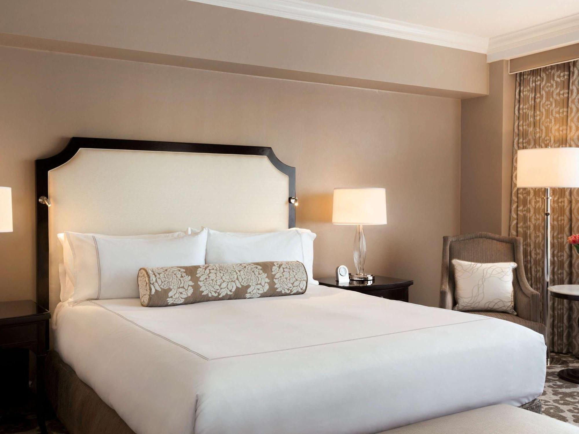 Hotel Fairmont San Francisco Exteriér fotografie A guest room at the Four Seasons Hotel